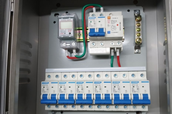 電表計量箱顯示跳閘